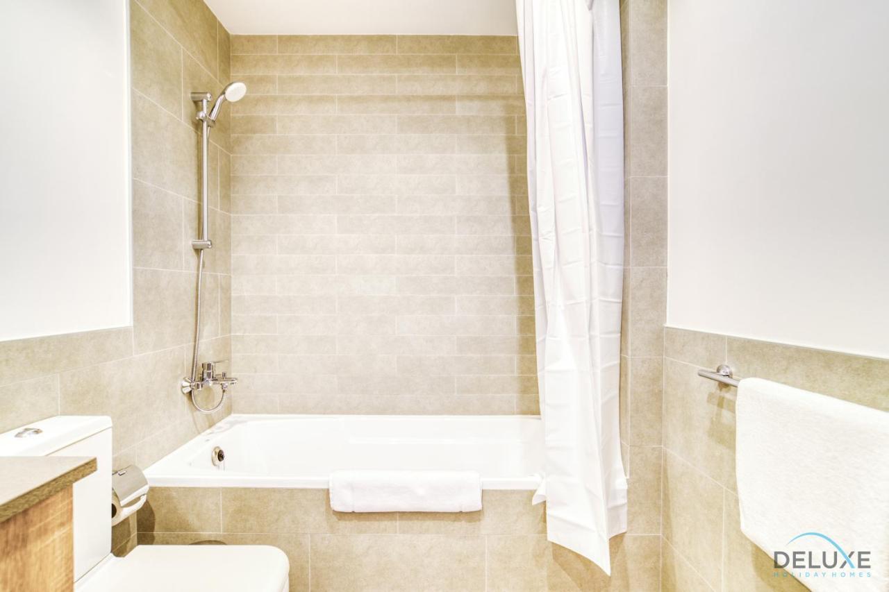 Sophisticated 1Br At Town Square Rawda Dubailand By Deluxe Holiday Homes Exteriör bild
